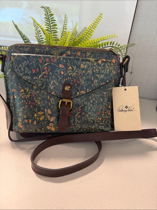 Patricia Nash Handbags - Patricia Nash Green Floral Leather Crossbody Bag
Tuscan fields collection